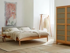 Grüne Erde Bett Almeno mit Polsterbetthaupt, , Wollstoff Tano Natur (79), Buche