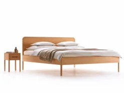 Grüne Erde Bett Tenso mit Holzbetthaupt, 180 x 200 cm,