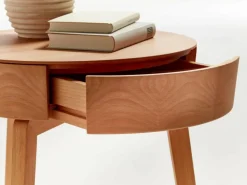 Grüne Erde Bettkästchen/Beistelltisch Mitsu mit einer Schublade, ø 50 cm,