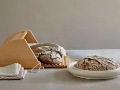 Grüne Erde Brotkasten mit integriertem Brotschneidebrett, 40 x 30 x 16,5 cm, Buche geölt