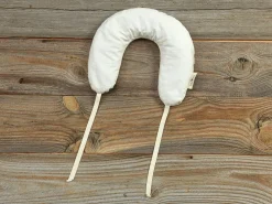 Grüne Erde Kirschkern-Wärmekissen, halbmondförmig, 29 x 34 cm, Bezug: 100 % Baumwolle, Baumwolle kbA, Füllung: 100 % Kirschkerne