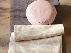 Grüne Erde Meditationsdecke Blume des Lebens, natur/quarz, 150 x 200 cm, 100 % Baumwolle, GOTS