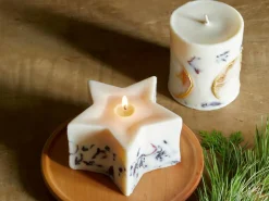 Grüne Erde Natürliche Rapswachskerze mit Orangen und Hibiskusblüten, ohne Duft, H 8 cm, ø 8,5 cm