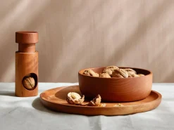 Grüne Erde Nussknacker, Erle geölt, H 12,5 ø 5 cm