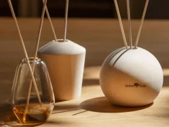 Grüne Erde Raumduft Diffuser aus Zirbenholz, rund ø 9 x H 8 cm