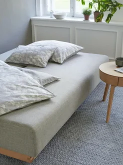 Grüne Erde Schlafsofa Nebo B200 x T108 x H72, Sitzhöhe 42cm/Sitztiefe 85cm, inkl. 2 Kissen (80 x 55cm), Wollstoff Tano Natur (79),