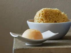 Grüne Erde Seifenschale aus Keramik, weiß, eckig, ca. 13,5 x 9 x 3,5 cm