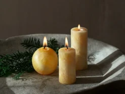 Grüne Erde Stumpenkerze aus Bienenwachs, , Höhe 10 cm, ø 5 cm, 1 Stk.