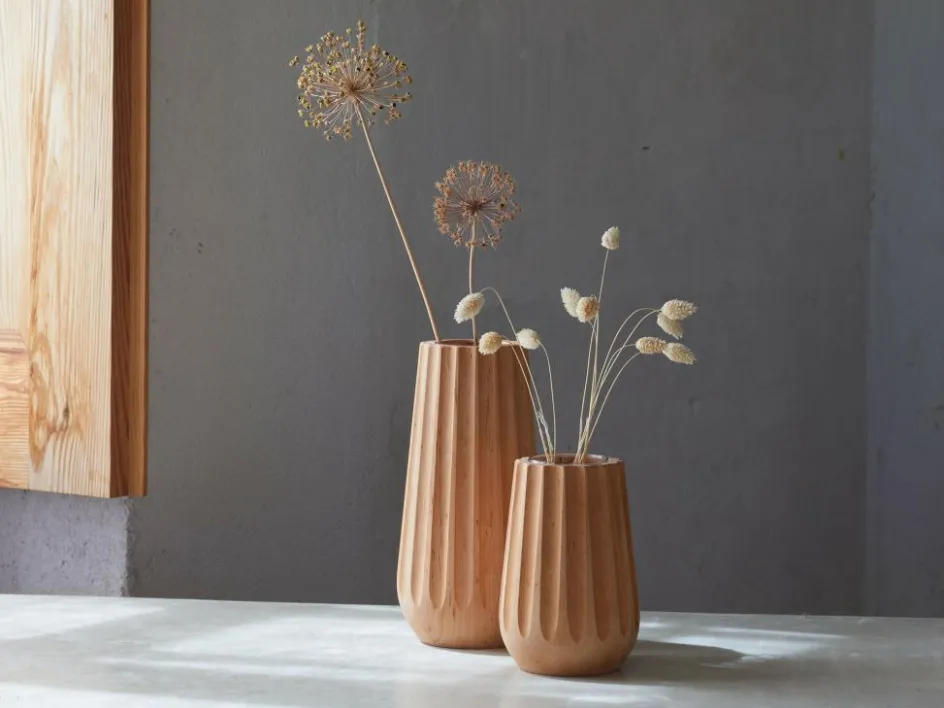 Grüne Erde Vase aus Erlenholz, Kannelur, H 26,5 cm, geölt, inkl. Glaseinsatz